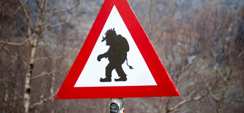 Hiking sign depicting a troll